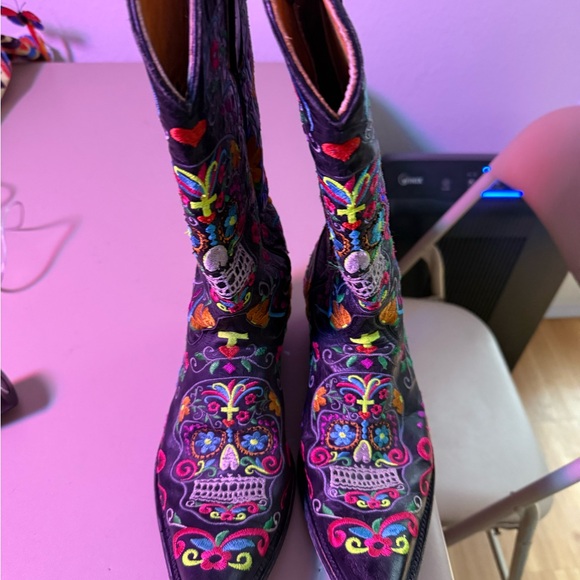 Old Gringo Colorful Embroidered Heeled Boots - Picture 4 of 8